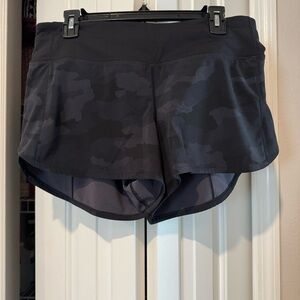 LuLuLemon midrise speed-up 4” short size 10
